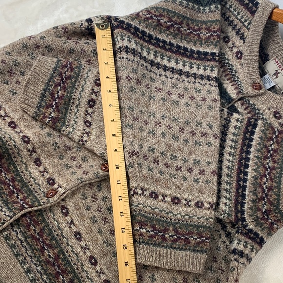 Women's 100% Wool Patterned Cardigan Sweater - Picture 9 of 16